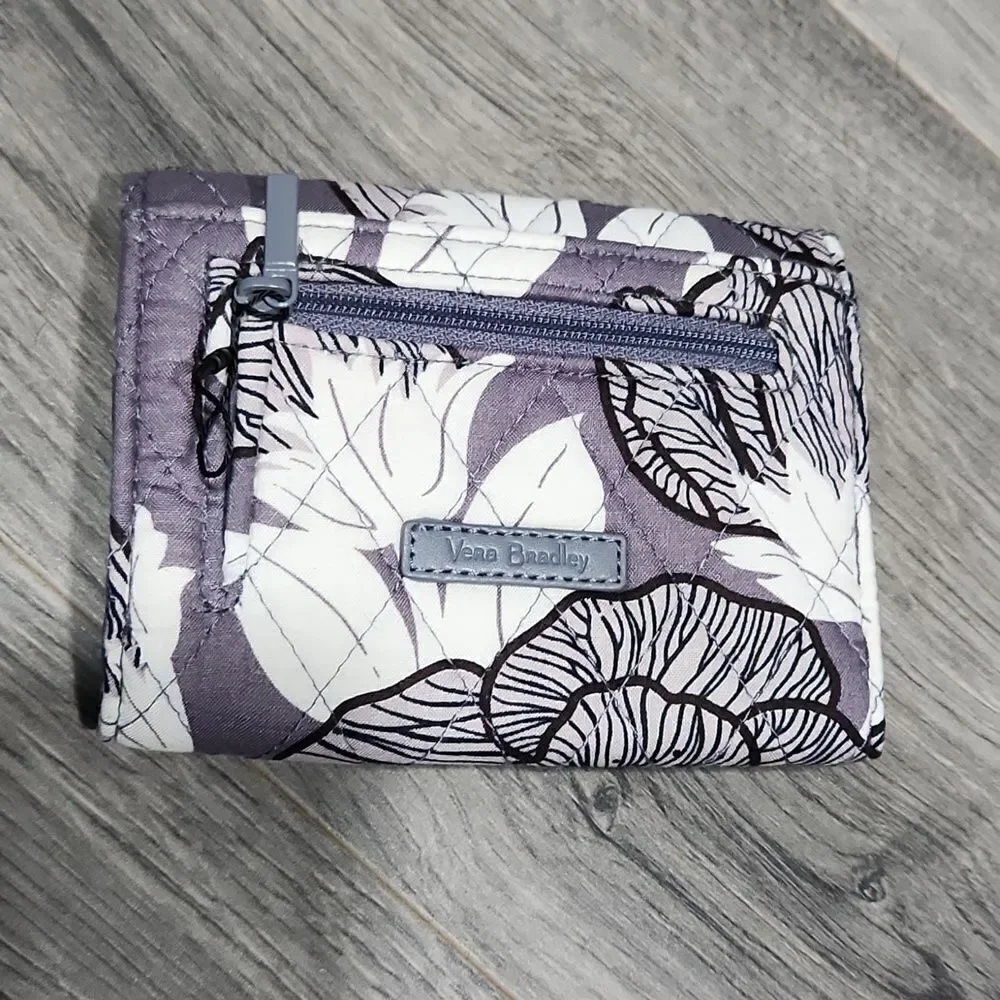 NWOT Vera Bradley RFID Floral Moon Trifold Quilted Wallet - Picture 2 of 7